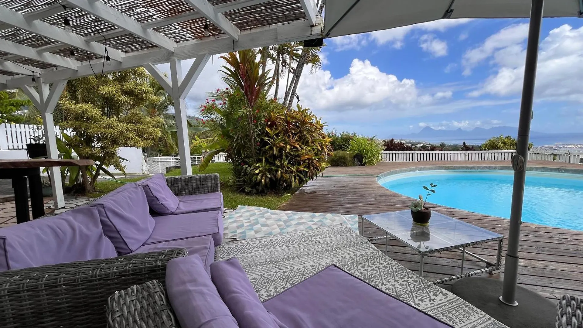 Bed and breakfast Vue Imprenable Calme Et Serenite Pirae