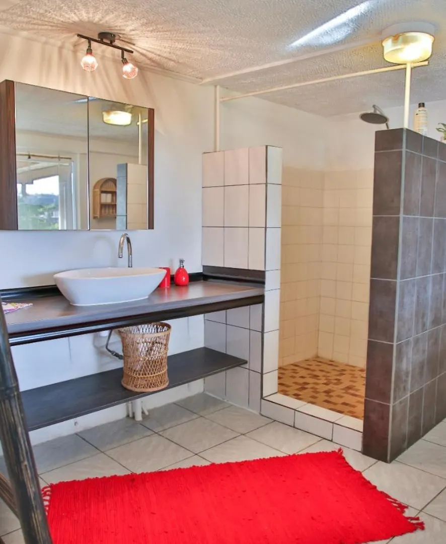 Bed and breakfast Vue Imprenable Calme Et Serenite Pirae